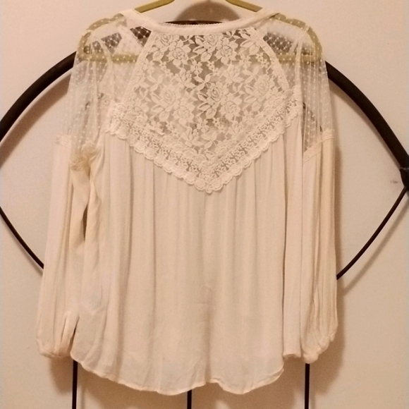 American Eagle Outfitters Lace Embroidered Buttoned Blouse Top Cream Size L NWT - Picture 2 of 5